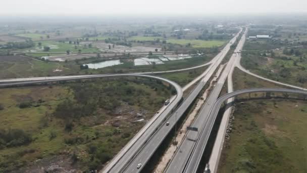 Imágenes Drones Paisaje Escénico Del Tráfico Puente Sobre Intersección Lugar — Vídeo de stock