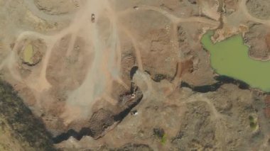 İnsansız hava aracı görüntüleri taş madenciliği endüstrisinin manzaralı manzarası