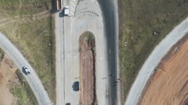 İHA görüntüleri kırsal kesimin manzaralı manzarasını gösteriyor.