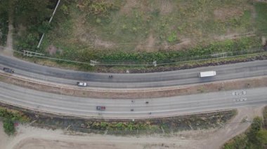 İHA görüntüleri kırsal kesimin manzaralı manzarasını gösteriyor.