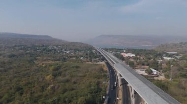 İnsansız hava aracı otoyol trafiğini görüntüledi 