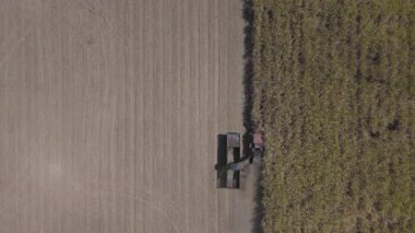 Kırsal bölgedeki tarım çiftliğinin manzaralı manzarası