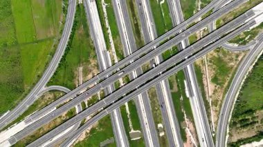 İnsansız hava aracı otoyol trafiğini görüntüledi 