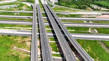 İnsansız hava aracı otoyol trafiğini görüntüledi 