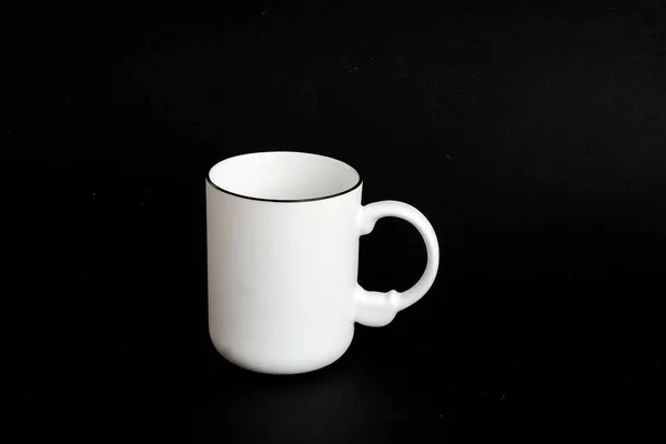 Biały Kubek Biały Kubek Czerwonym Sercem Herbaty Lub Kawy Tle — Zdjęcie stockowe