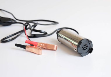 Petrol ikmal tankı için küçük yağ pompası motoru.