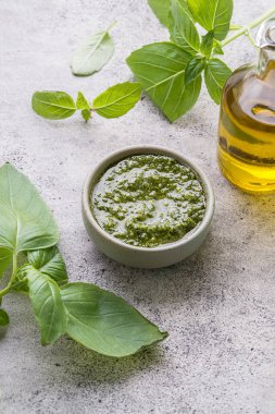 Tencerede pesto sosu. Yüksek kalite fotoğraf