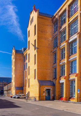 Berlin Schoeneweide, Wilhelminenhofr 'daki Uygulamalı Bilimler Üniversitesi Oberschoeneweide eski fabrikasının sanayi binalarını listeledi. Endüstriyel binalar