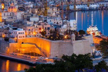 Malta Valletta Birgu Vittoriosa Fort St Angelo, beautiful Malta, Blue Hour Valletta, gloomy evening blue moon Malta at night Valletta by Night Moody sky Sundown evening cityscape skyline moonshine  clipart