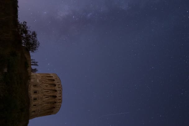 Vintergatans Tidsförlopp Över Torre Aranguren Ceuta — Stockvideo
