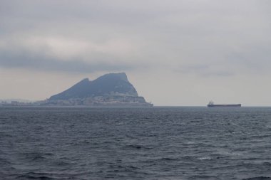 Gemi Cebelitarık Boğazı 'nda uyandı..