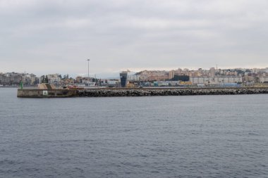 Ceuta limanına giriş..