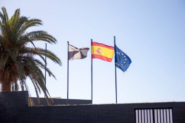 Ceuta, İspanya ve Avrupa Birliği bayrakları dalgalanıyor