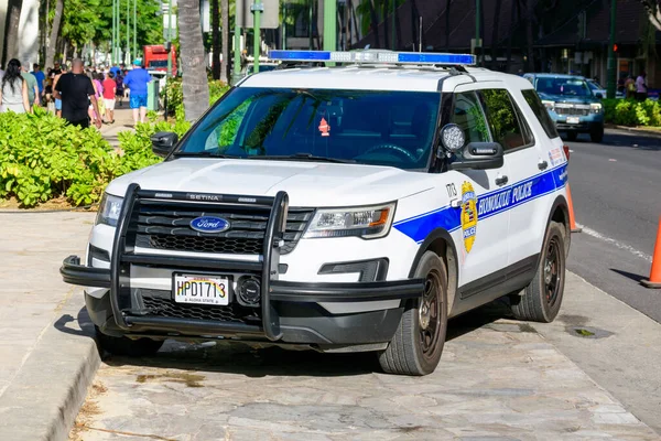 Полиция Гонолулу Припарковала Полицейскую Машину Районе Вайкики Проспекте Калакауа Гонолулу Лицензионные Стоковые Фото