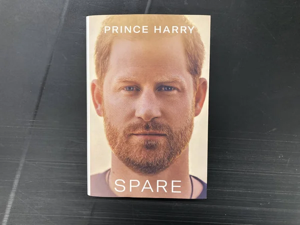 Spare Book Prince Harry Duke Sussex California Usa February 2023 Fotos De Bancos De Imagens