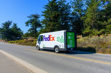 FedEx, General Motors Brightdrop marka elektrikli taşıma aracı Santa Cruz, Kaliforniya, ABD - 2 Ekim 2024