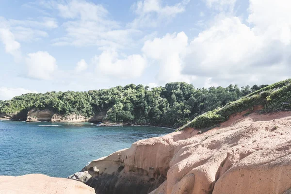 Rote Felsen Bei Pointe Baptiste Calibishie Karibik Insel Dominica — Stockfoto