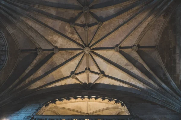 Άποψη Της Μεσαιωνικής Οροφής Στη Μονή Ιερώνυμου Στη Λισαβόνα Της — Φωτογραφία Αρχείου