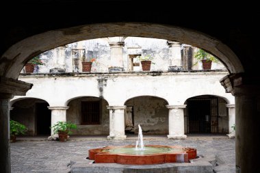Tarihi Santa Teresa De Jesus Manastırı ve Antigua 'daki Tapınak Bahçesi, bir Unesco Dünya Mirası Sitesi.