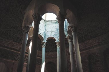 Arap hamamlarının içinde, Girona, İspanya 'da Romanca inşaat