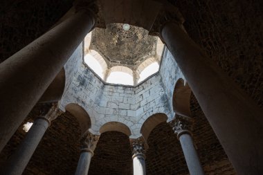 Arap hamamlarının içinde, Girona, İspanya 'da Romanca inşaat