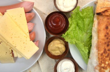 fotoğraf shawarma - malzemeli sosisli sandviç