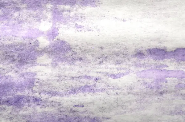 Kağıt üzerinde soluk mor lekelerin kirli arka planı