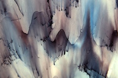 mor-mavi mürekkep lekelerinin sanat arkaplanı