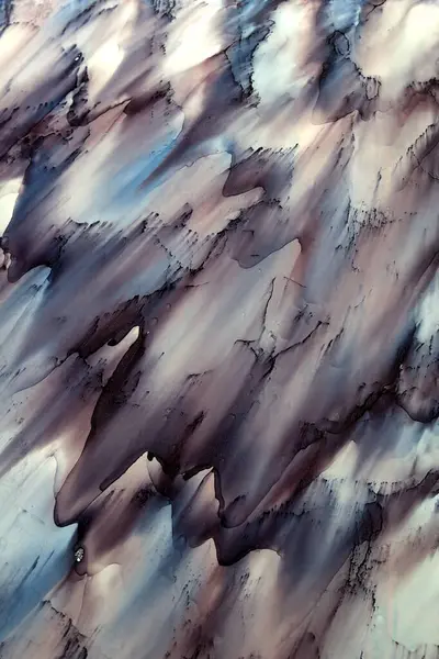 mor-mavi mürekkep lekelerinin sanat arkaplanı