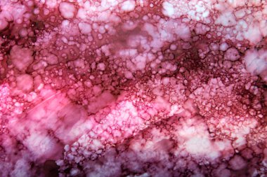 Kuru damlalı pembe ve siyah arkaplan