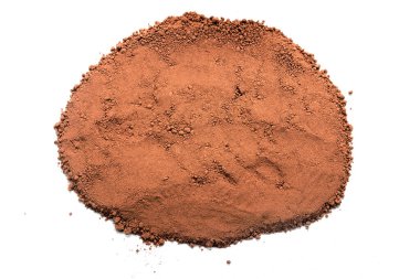 Beyaz arka planda kakao tozunun fotoğrafı