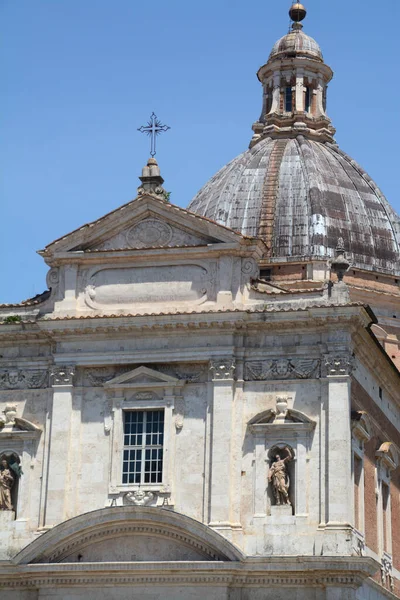 Die Kirche San Cristoforo Befindet Sich Auf Der Piazza Tolomei — Stockfoto