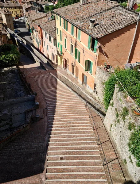 stock image The medieval aqueduct of the Fontana Maggiore is a medieval aqueduct located in the city of Perugia. Today it has become a very nice residential place.