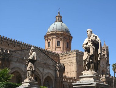 Palermo 'nun Norman Arap tarzı katedrali, Palermo şehrindeki Katolik ibadetinin ana yeri ve başpiskoposun başpiskopos koltuğudur..