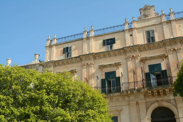 Noto Szicíliai Barokk Fővárosa Aranyköves Remekműveivel Bőséges Domborművekkel Teli Palotáival — Stock Fotó