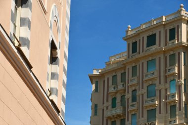 Corso Italia, Genova Foce 'un merkezinden Albaro ilçesine ve sahil köyü Boccadasse' nin sahil ve banyo alanlarına uzanan zarif bir sahil kenarıdır..