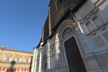 Piazza Maggiore, San Petronio bazilikası, Palazzo d 'Accursio, Palazzo del Podest ve Neptün çeşmesi ile Bologna' nın kalbidir..