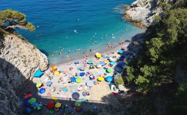 Cala degli Inglesi aynı zamanda Transilvania plajı olarak da bilinir Liguria 'nın en güzel koylarından biridir..