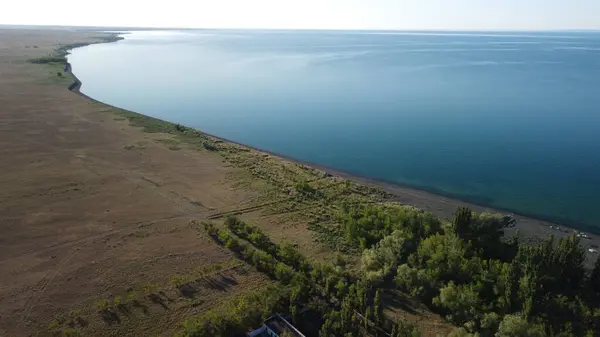 Alakol湖哈萨克斯坦2023 无人驾驶飞机射击 — 图库照片