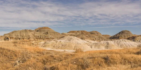 Schöner Bewölkter Himmel Über Formationen Alberta Dinosaur Provincial Park Alberta — Stockfoto