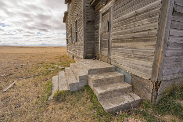 Guardando Porta Scale Una Casa Colonica Abbandonata Saskatchewan Canada — Foto Stock