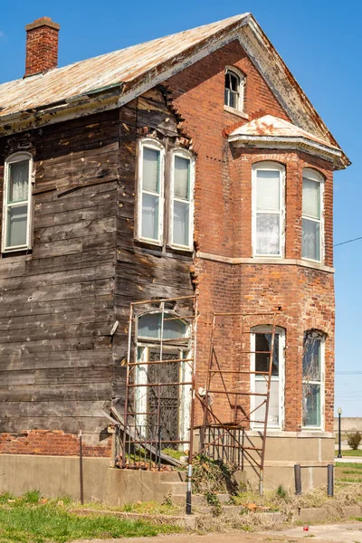 Antigua Casa Abandonada Abandonada Con Ladrillos Desaparecidos Cairo Illinois — Foto de Stock