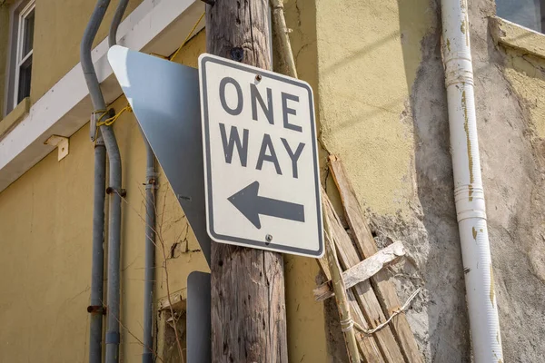 One Way Sign Alley — Stock Photo, Image
