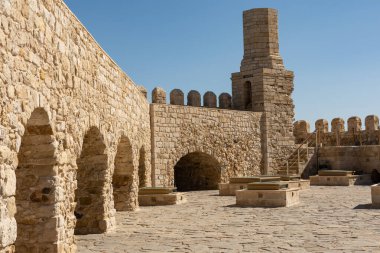 Heraklion, Girit, Yunanistan - 21 Eylül 2023 - Yunanistan 'ın Heraklion kentindeki Koules Kalesi olarak da bilinen Rocca a Mare kalesinde sabah güneşi.