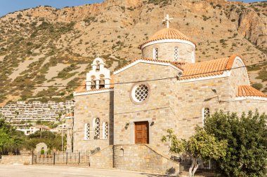 Yunanistan 'ın Girit, Plaka kentindeki Agios Raphael Kilisesi' nin dışı..