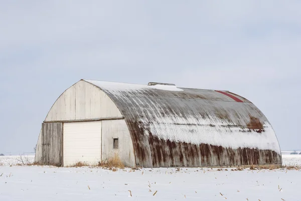 Bäuerliches Illinisches Ackerland Und Landwirtschaftliche Gebäude Schnee Illinois Usa Stockfoto