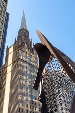 Chicago, Illinois - ABD - 11 Mart 2024: Sanatçı Pablo Picasso 'nun şehir merkezindeki heykeli, 1967 yılında Chicago, Illinois, ABD' de kuruldu.