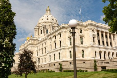 1896 ve 1905 yılları arasında St. Paul, Minnesota, ABD 'de inşa edilen Minnesota Eyalet Binası' nın dışı..