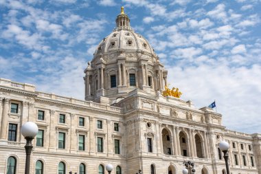 1896 ve 1905 yılları arasında St. Paul, Minnesota, ABD 'de inşa edilen Minnesota Eyalet Binası' nın dışı..