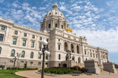 1896 ve 1905 yılları arasında St. Paul, Minnesota, ABD 'de inşa edilen Minnesota Eyalet Binası' nın dışı..
